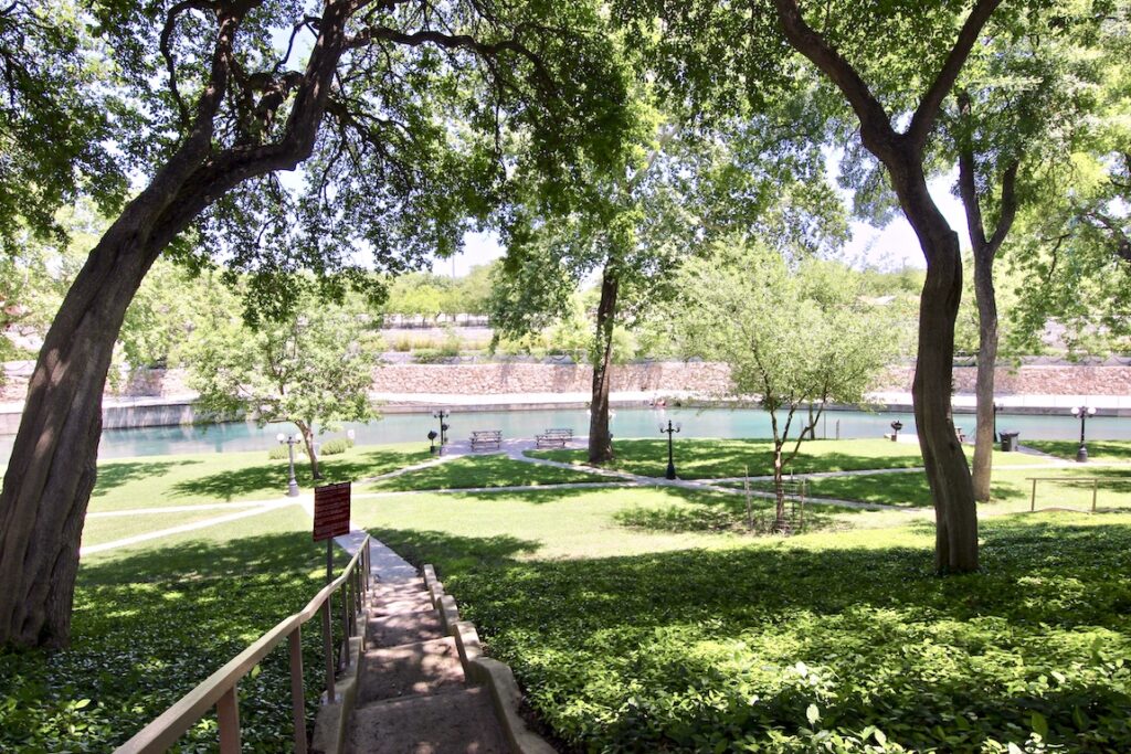 Places to stay on the comal river