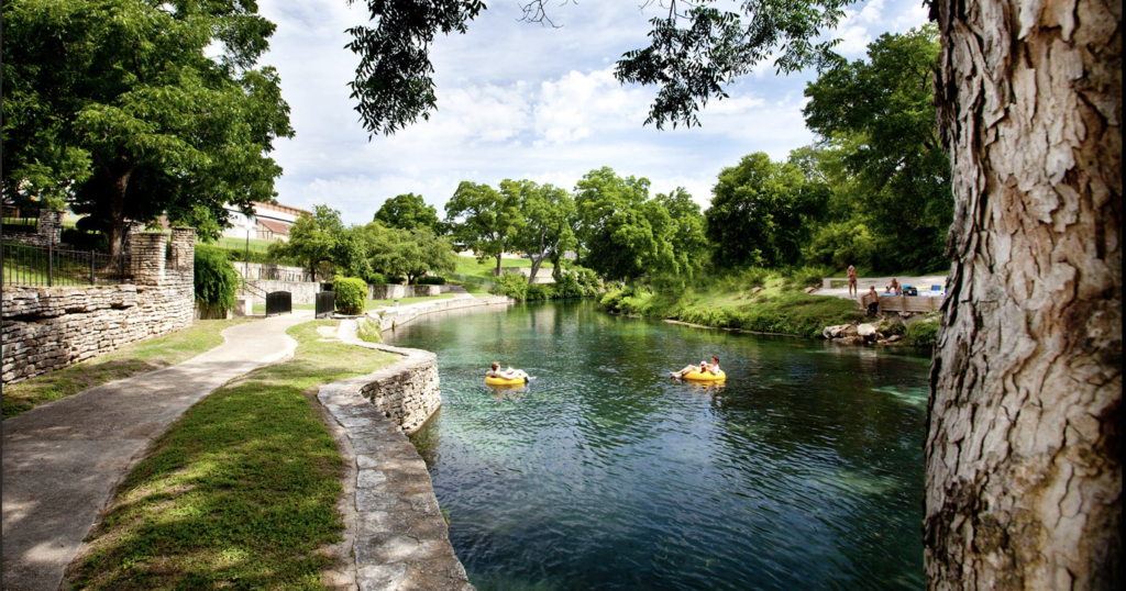 Places to stay on the comal river