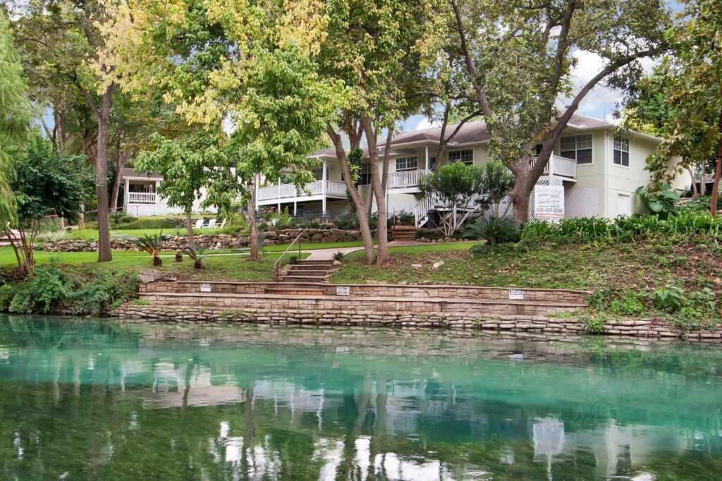 Places to stay on the comal river